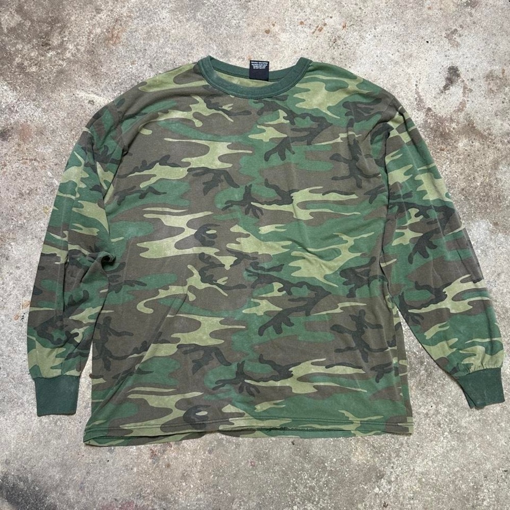 *SOLD* vintage 90s made in USA Rothco camo long sleeve shirt Size XXL